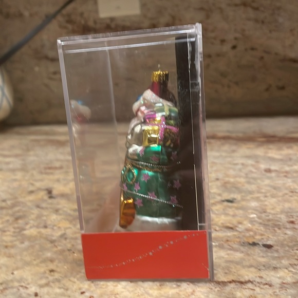 Macys Holiday Lane Santa in sleigh tree ornament - Picture 4 of 6